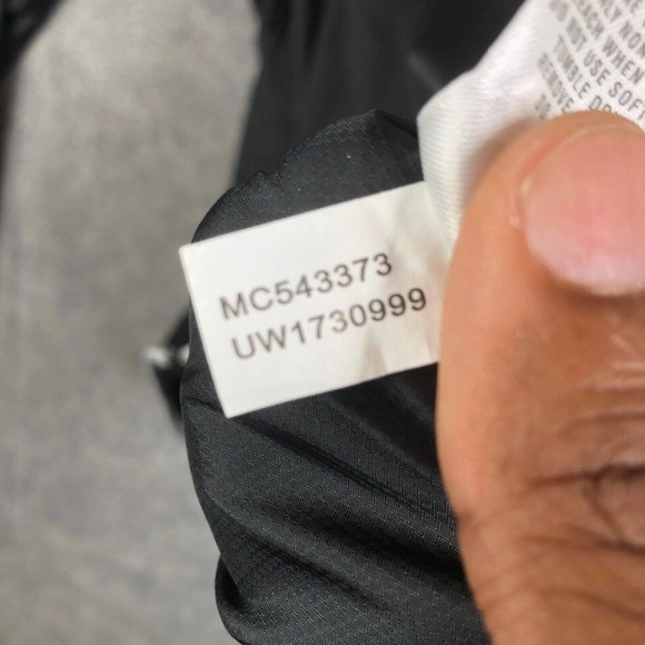 Under Armour Jacket Sz Medium Windbreaker Semi Fitted Black Logo Washington - Picture 8 of 13